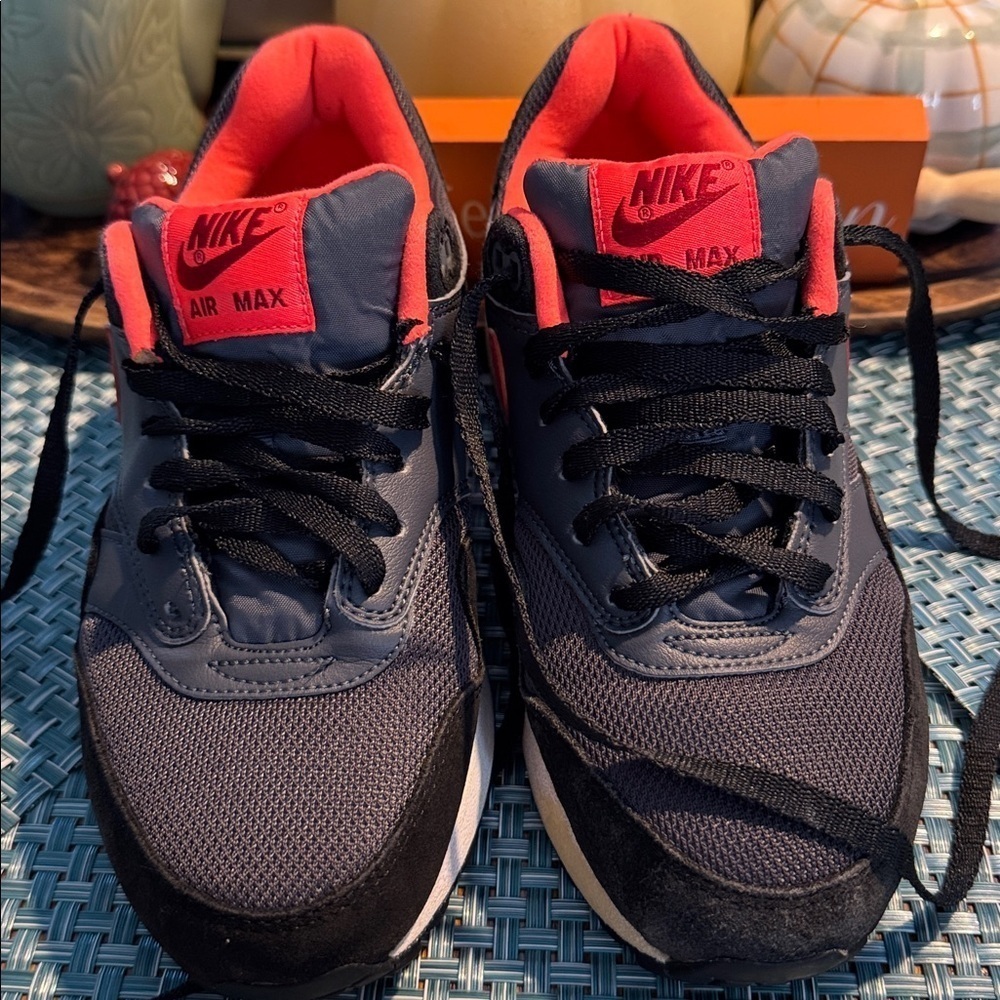 Nike Youth Air Max 1 sneakers - Youth Size 5.5